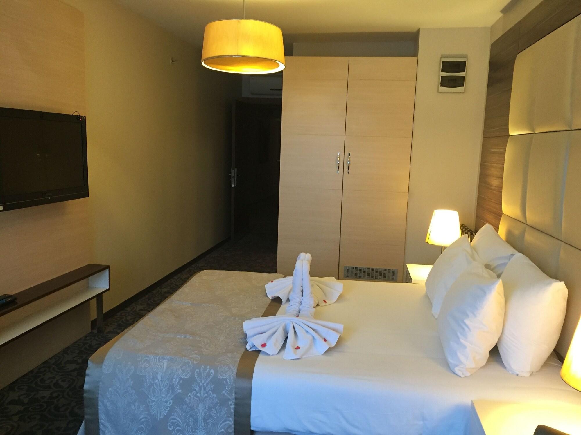 Derpa Hotel Istanbul Bagian luar foto