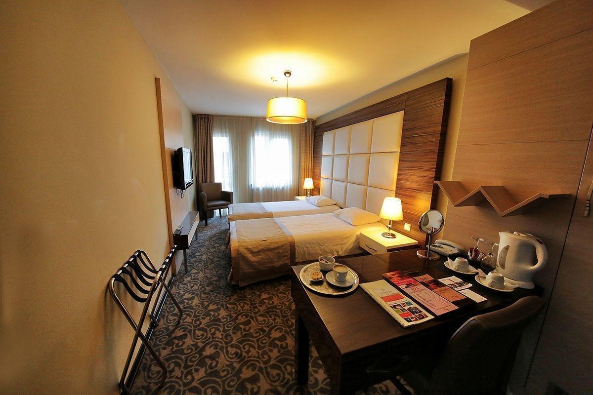 Derpa Hotel Istanbul Bagian luar foto