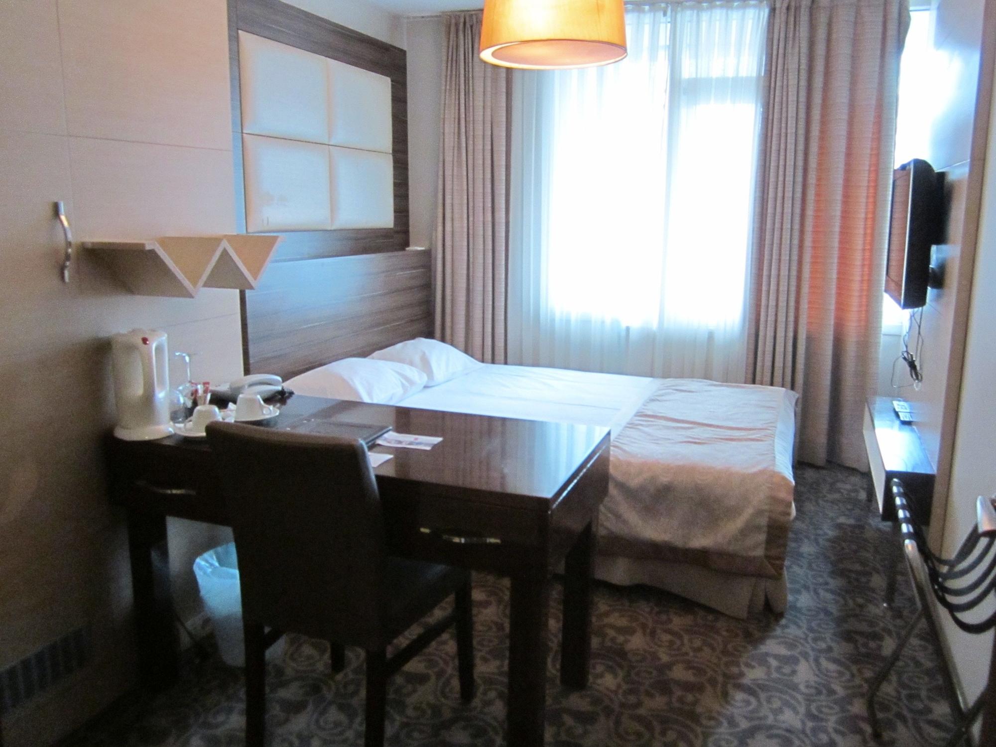 Derpa Hotel Istanbul Bagian luar foto